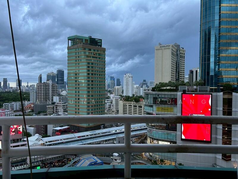 Las Colinas, Bangkok