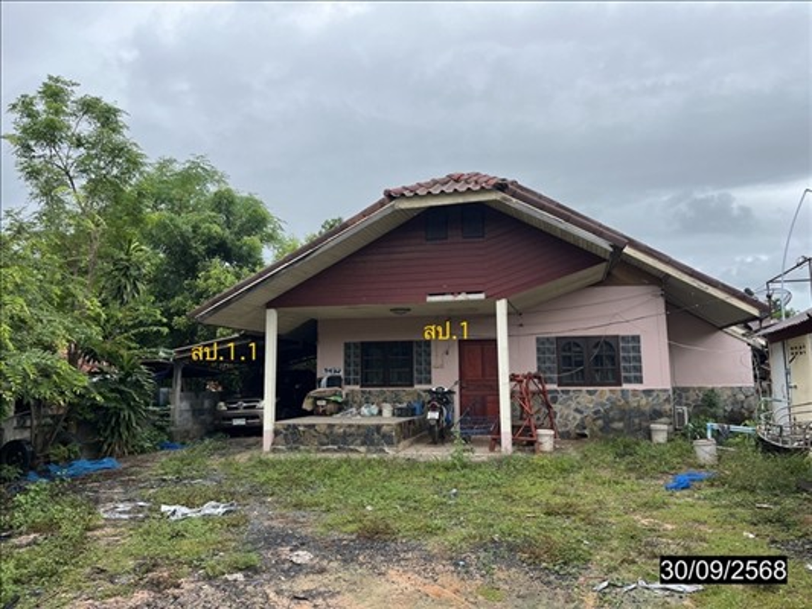 Single Detached House, Chatupak Phiman, Roi Et