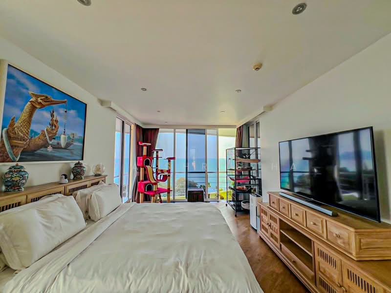 Pure Sunset Beach, Chon Buri (Pattaya)