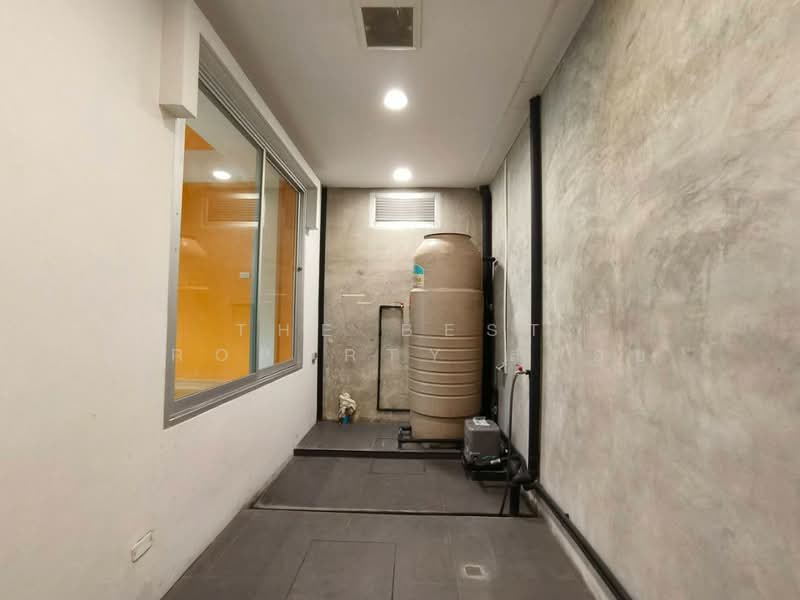 Urban Tara Wongwan – Suksawat 70, Bangkok