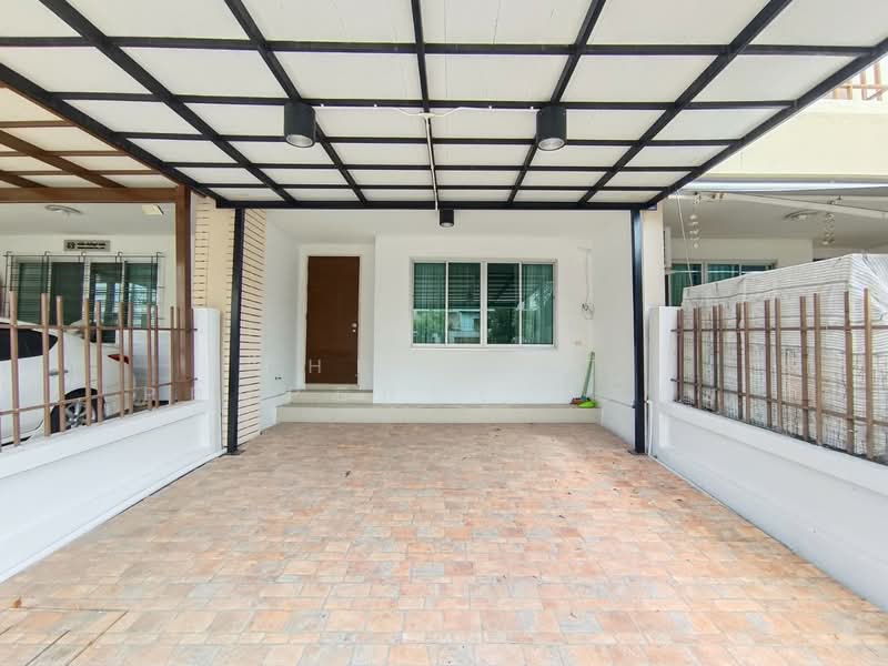 Urban Tara Wongwan – Suksawat 70, Bangkok