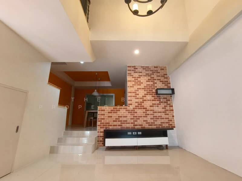 Urban Tara Wongwan – Suksawat 70, Bangkok