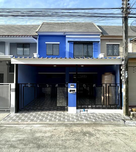 ทาวน์เฮาส์ 2 ชั้นหมู่บ้านพฤกษา52/2 นวนคร 19.4 ตร.ว. 3 นอน 2 น้ำ รีโนเวทใหม่ทั้งหลัง, Pathum Thani