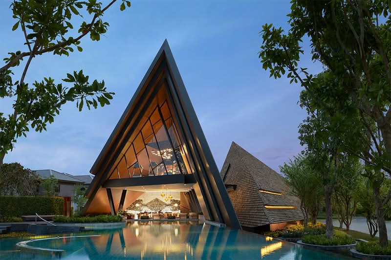 Burasiri Pattanakarn, Bangkok