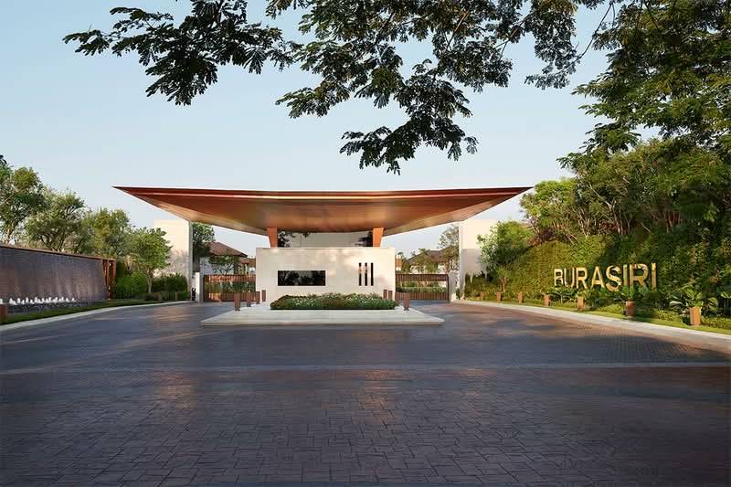 Burasiri Pattanakarn, Bangkok
