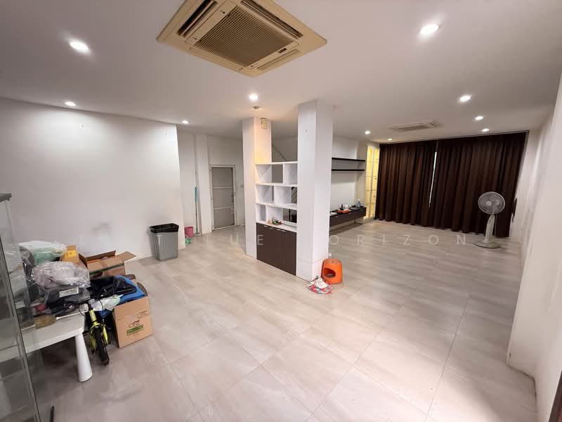 Home Office Rama9-Srinakharin, Bangkok