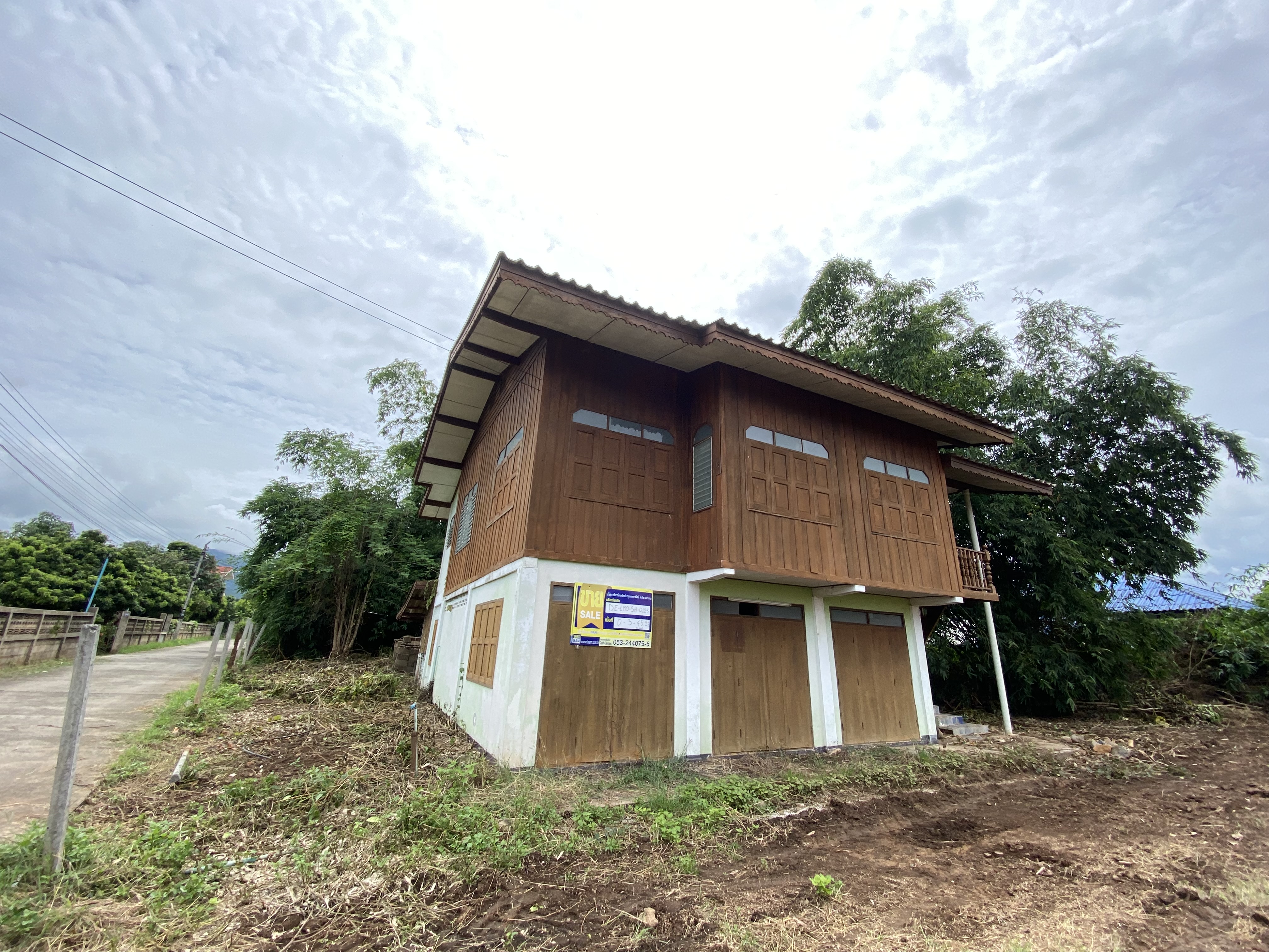 Single-Family House in Lamphun
This single-family house for sale is located in a quiet area of Lamphun, a city in northern Thailand known for its rich history and cultural heritage. The house features 3 spacious bedrooms, 2 modern bathrooms, and a large living area perfect for relaxation. The interior design is a blend of traditional and modern styles, creating a cozy and inviting atmosphere. The house is surrounded by lush greenery and has a private garden, providing a peaceful retreat from the hustle and bustle of city life.