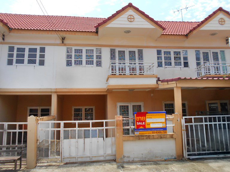 Townhouse in Suphavali Project, Khlong Sam

2 ชั้น 2 ห้องนอน 2 ห้องน้ำ ที่จอดรถ 1 คัน

2-storey, 2 bedrooms, 2 bathrooms, 1 parking space

ขนาดที่ดิน 24.5 ตารางวา

Land area: 24.5 square wah

ห้องมุม ตกแต่งพร้อมเฟอร์นิเจอร์ครบชุด

Corner unit, fully furnished

วิวเมืองมุมมองกว้าง

City view with wide perspective