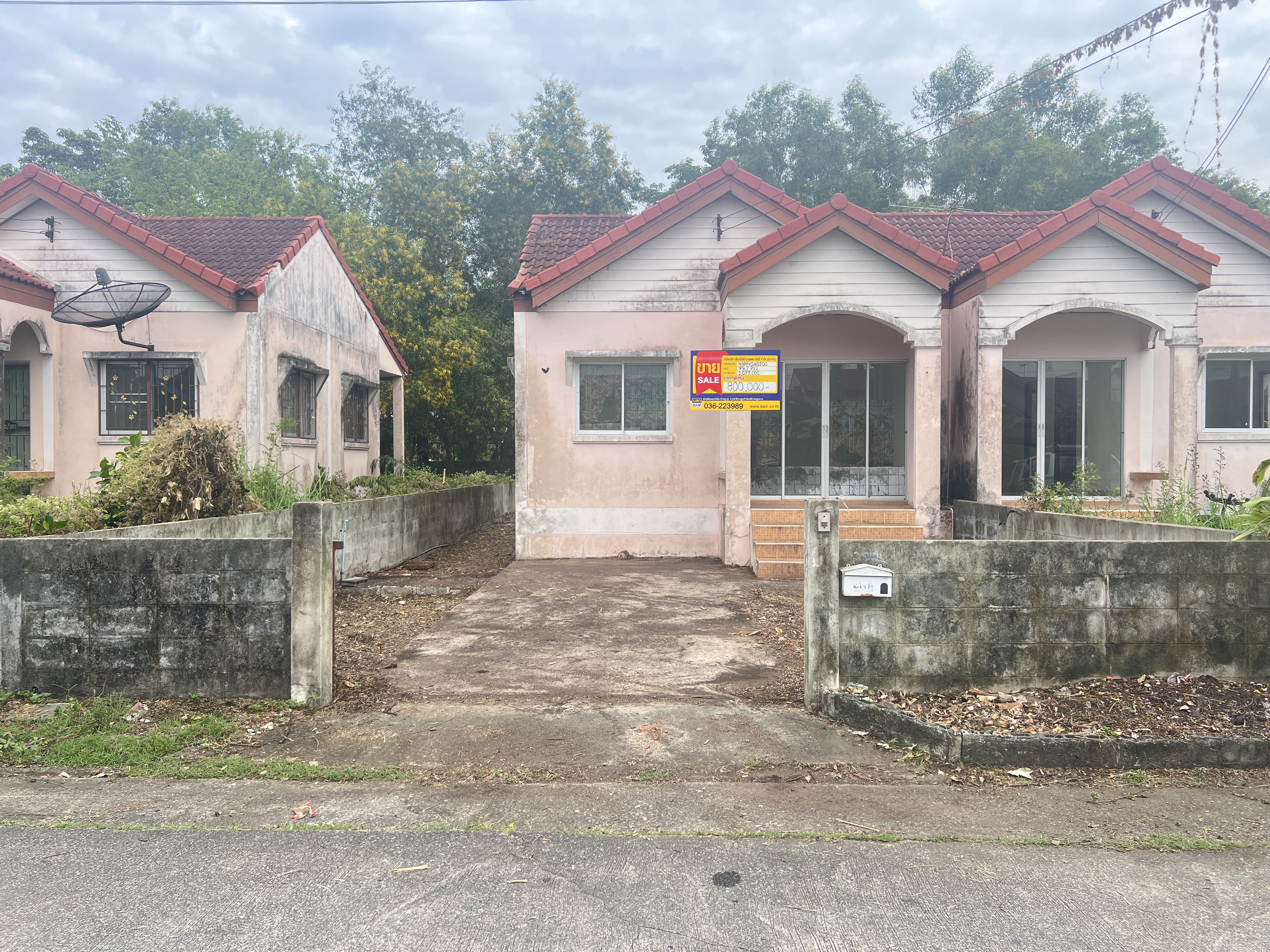 Duplex House in Suan Saen Suk Village, Ongkharak