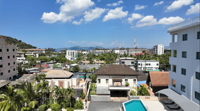 Surin Sabai, Phuket