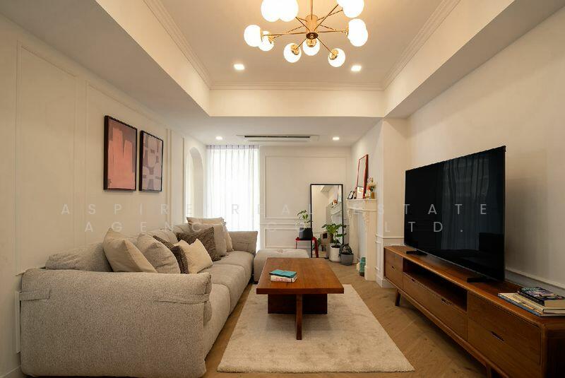 Supalai Place Sukhumvit 39, Bangkok