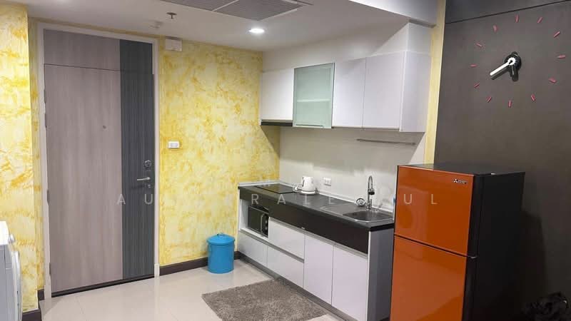 Supalai Lite Sathorn-Charoenrat, Bangkok