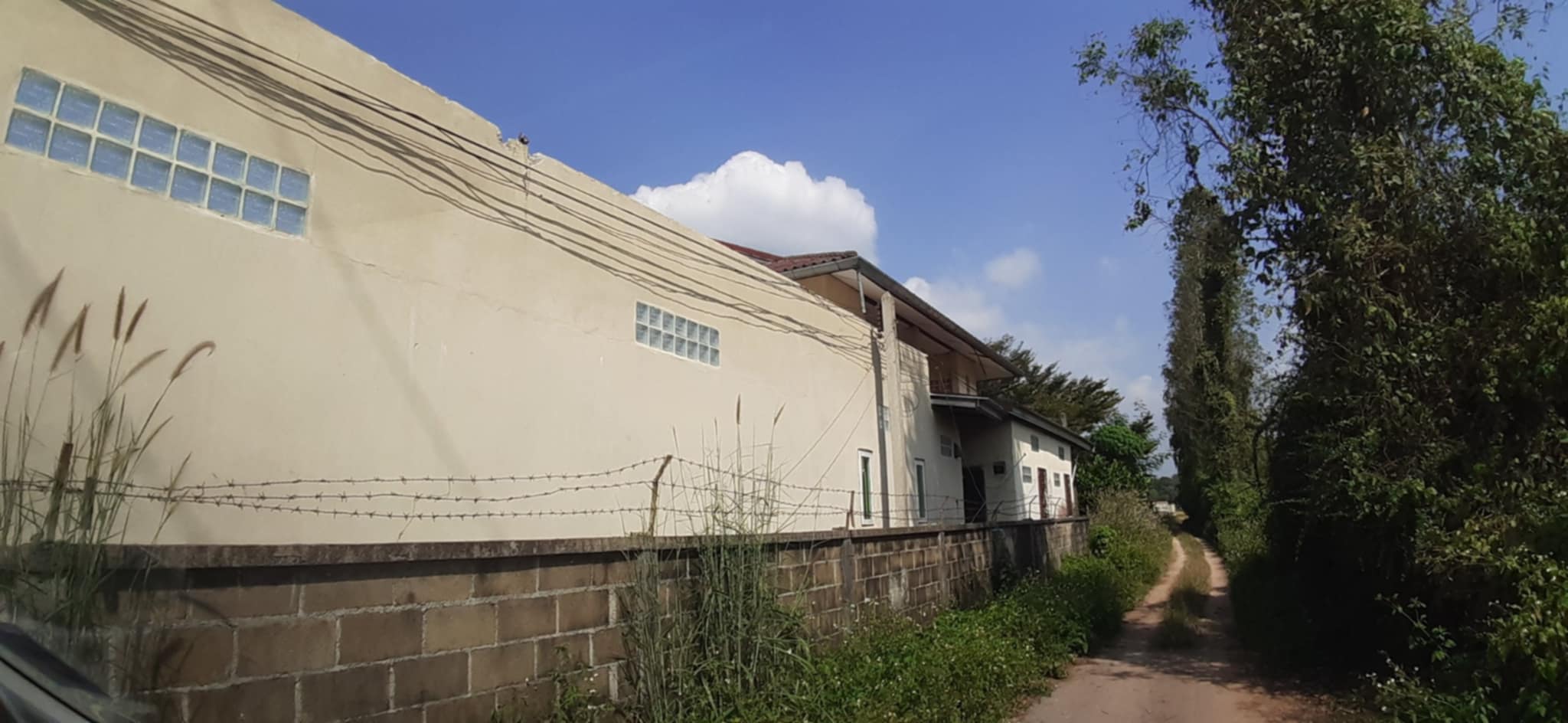 อาคารโกดังและบ้านเดี่ยว 2 ชั้น เชียงราย