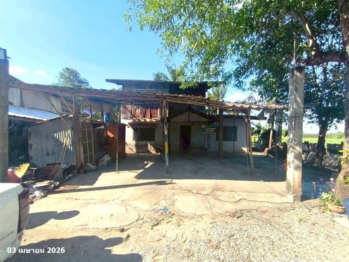 Single-detached house in Chai Nat Province, facing the Ka Canal.