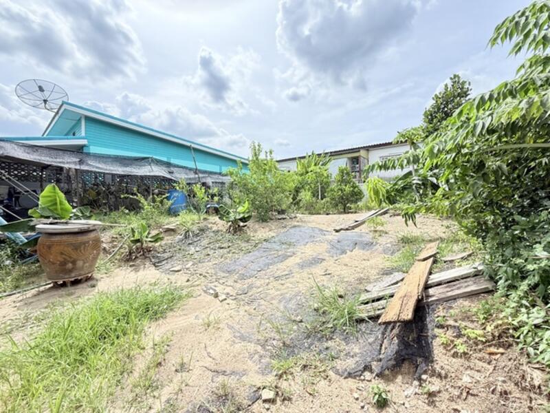 ขายที่ดิน ซอยทวีวัฒนา-กาญจนาภิเษก 22 ถมสูง รั้วคอนกรีต 63 ตรว.พร้อมสร้างบ้าน เข้าซอย 100เมตร, Bangkok