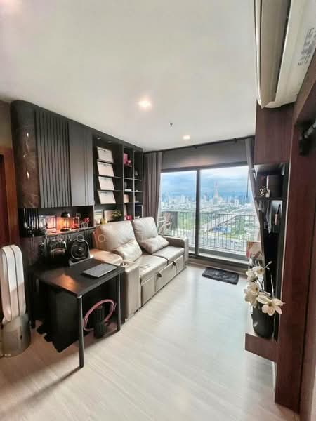 Life Asoke-Rama 9, Bangkok