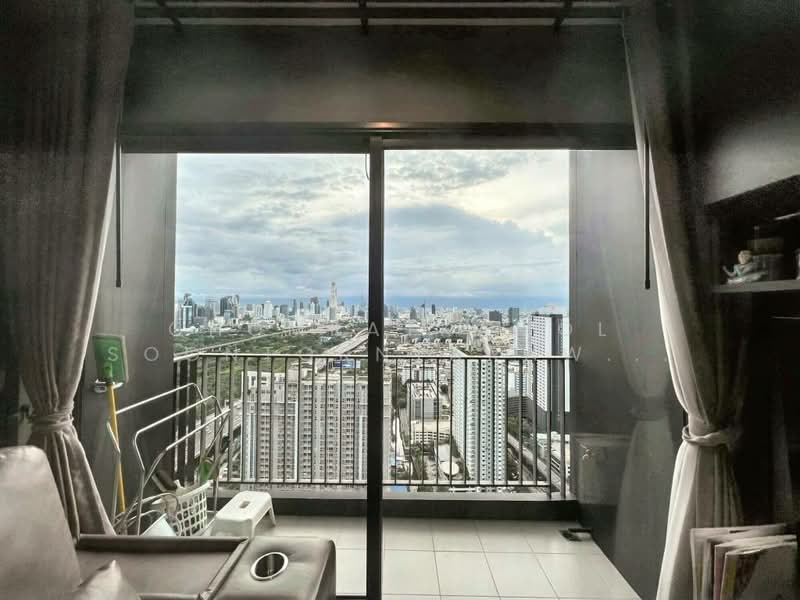 Life Asoke-Rama 9, Bangkok