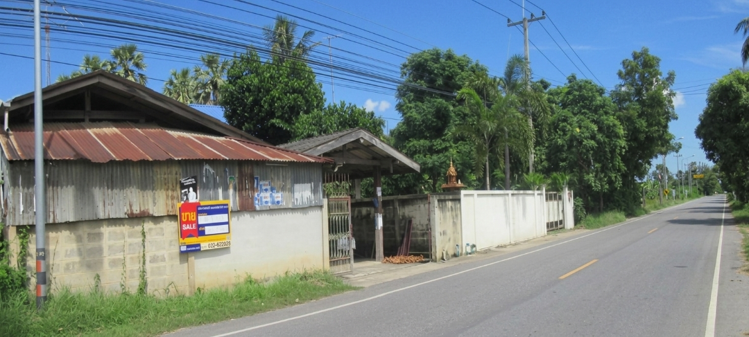 Single-family detached house