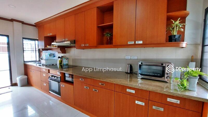 Boss Village, Chon Buri (Pattaya)