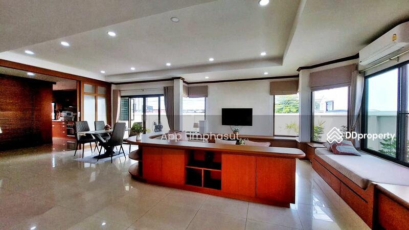 Boss Village, Chon Buri (Pattaya)