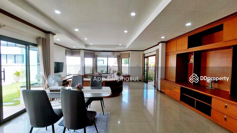 Boss Village, Chon Buri (Pattaya)