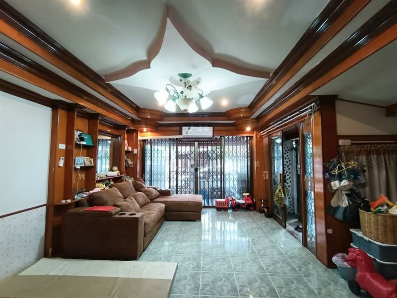 บ้านเดี่ยว 2 ชั้น 39 ตร.ว. ชุมชนฟื้นนครร่มเกล้า ระยะ4 โซน 10 ซอยเคหะร่มเกล้า31 แยก4-3, Bangkok