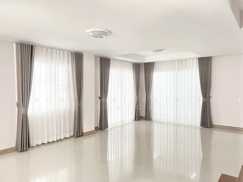 Baan Klang Suan, Chon Buri (Pattaya)