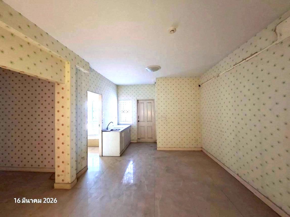คอนโดมิเนียม บ้านพักอาศัยแบบเต็มขนาด 3 ชั้น เอ สามพราน นครปฐม