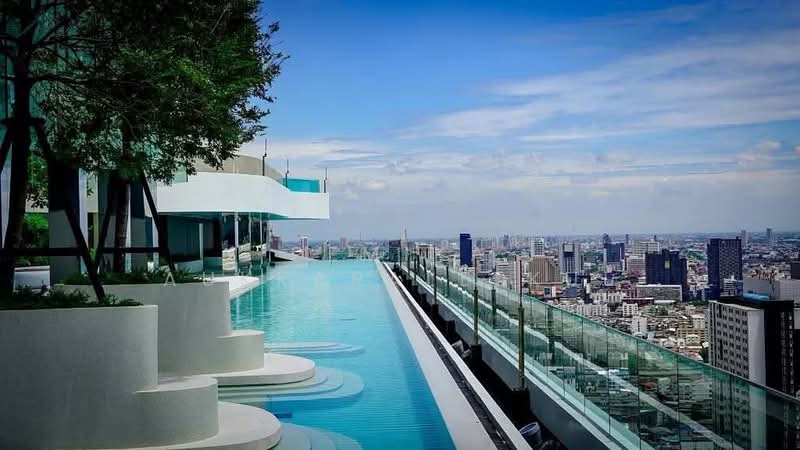 Life Asoke-Rama 9, Bangkok