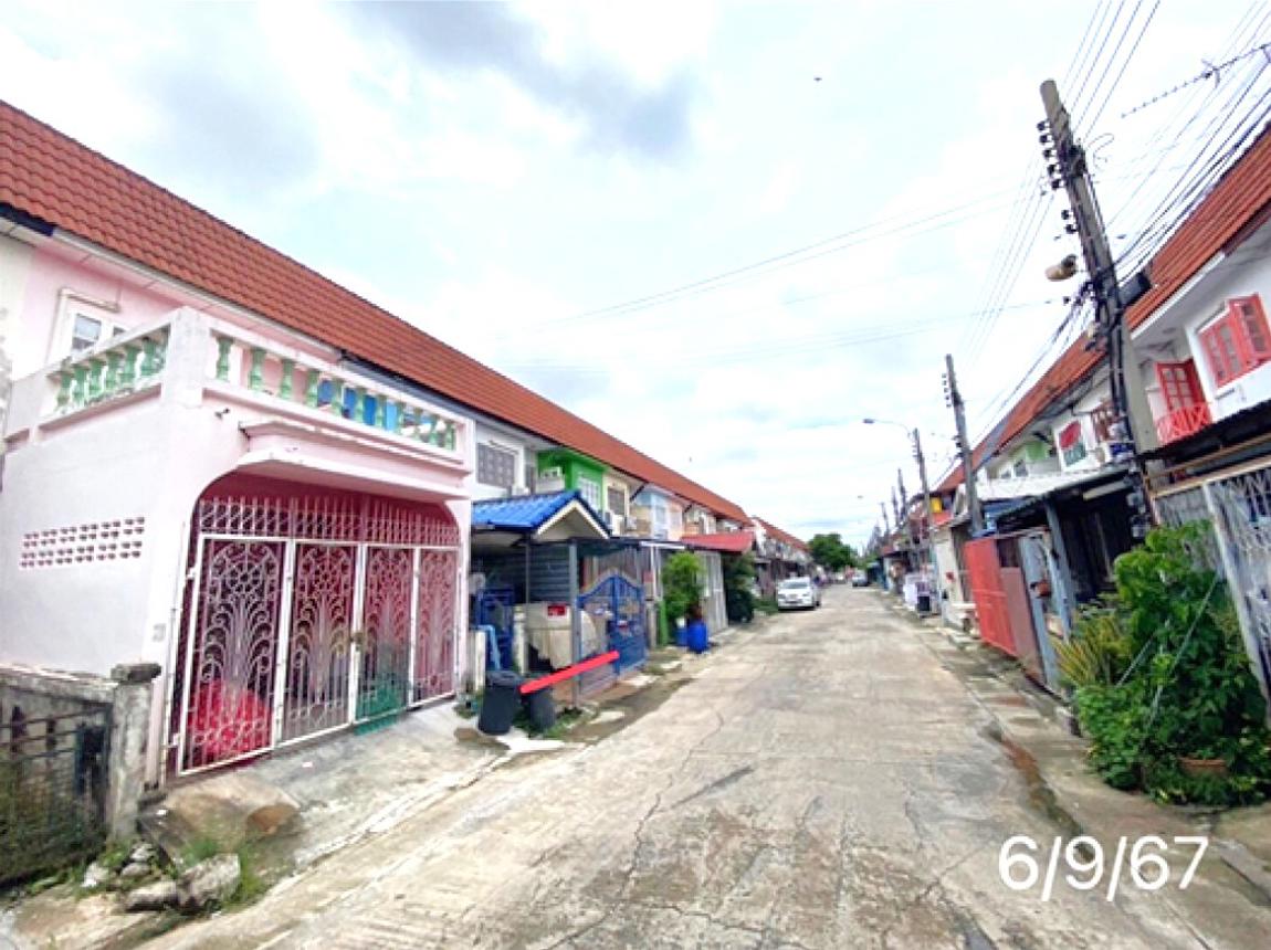 ทาวน์เฮ้าส์ บัวทอง 4 บางบัวทอง นนทบุรี