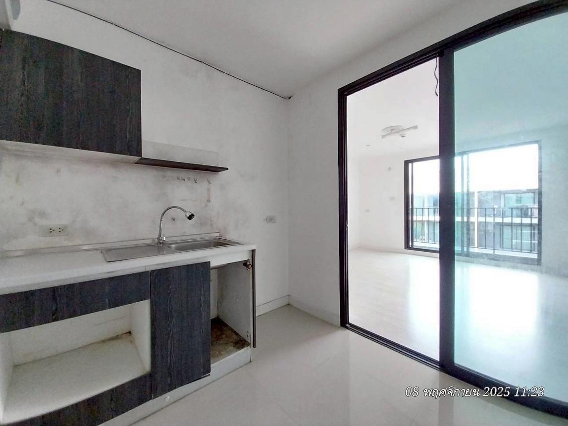 Condominium with New Lift, Bueng Kum, Bangkok.