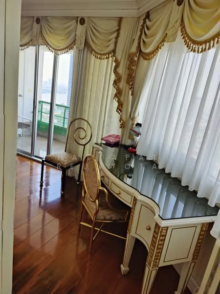 Saichol Mansion, Bangkok