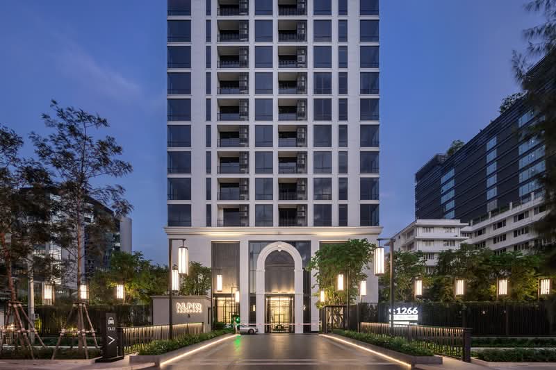 Muniq Langsuan, Bangkok