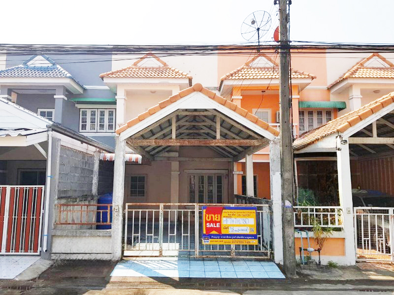 Townhouse project at Vasin Chanburi.