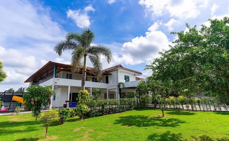 Spacious 4-Bedroom Corner Pool Villa for Sale – Mabprachan, Chon Buri (Pattaya)