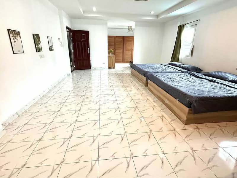 Spacious 4-Bedroom Corner Pool Villa for Sale – Mabprachan, Chon Buri (Pattaya)