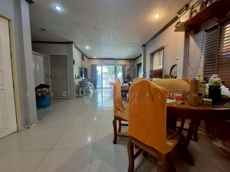 บ้านเดี่ยว 2 ชั้น ซอยจุรินทร์จัดสรร 3 ถนนบางกรวย-ไทรน้อย ตำบลบางรักพัฒนา อำเภอบางบัวทอง จังหวัดนนทบุ, Nonthaburi