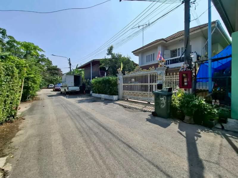 บ้านเดี่ยว 2 ชั้น ซอยจุรินทร์จัดสรร 3 ถนนบางกรวย-ไทรน้อย ตำบลบางรักพัฒนา อำเภอบางบัวทอง จังหวัดนนทบุ, Nonthaburi