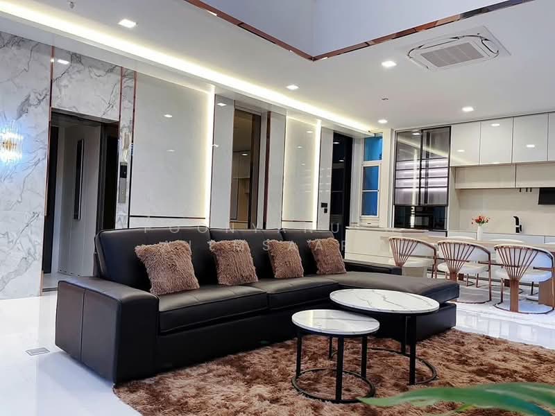 VIVE Ekkamai-Ramintra, Bangkok