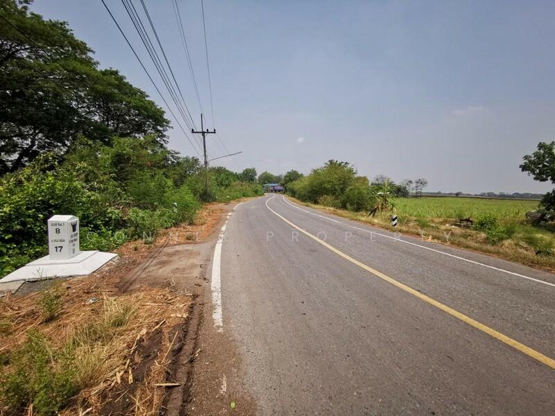 Large plot of land for sale in Khok Samrong, Lop Buri