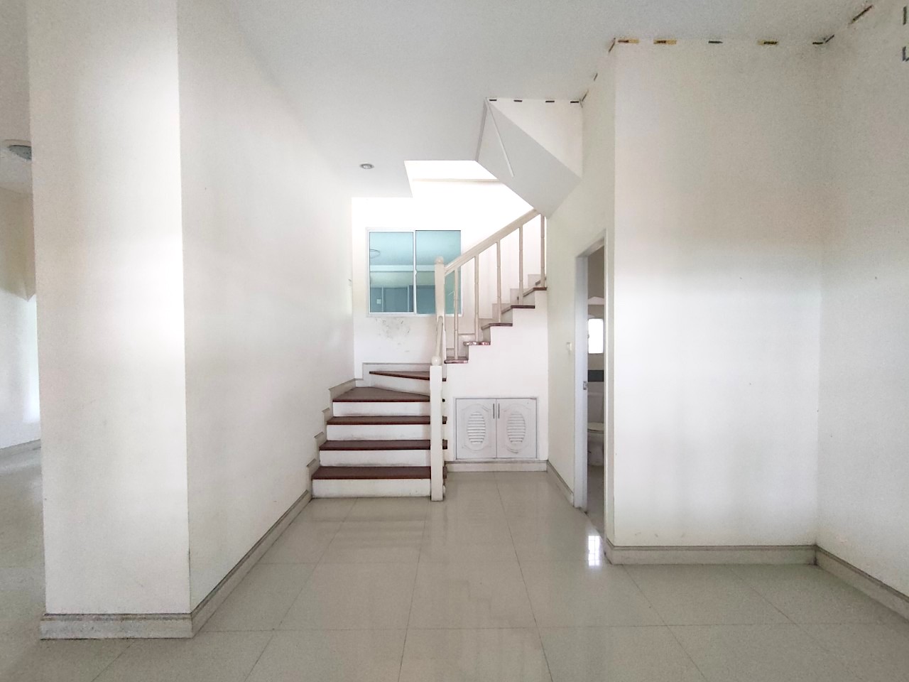 The Balcony Home Udomsuk Townhome