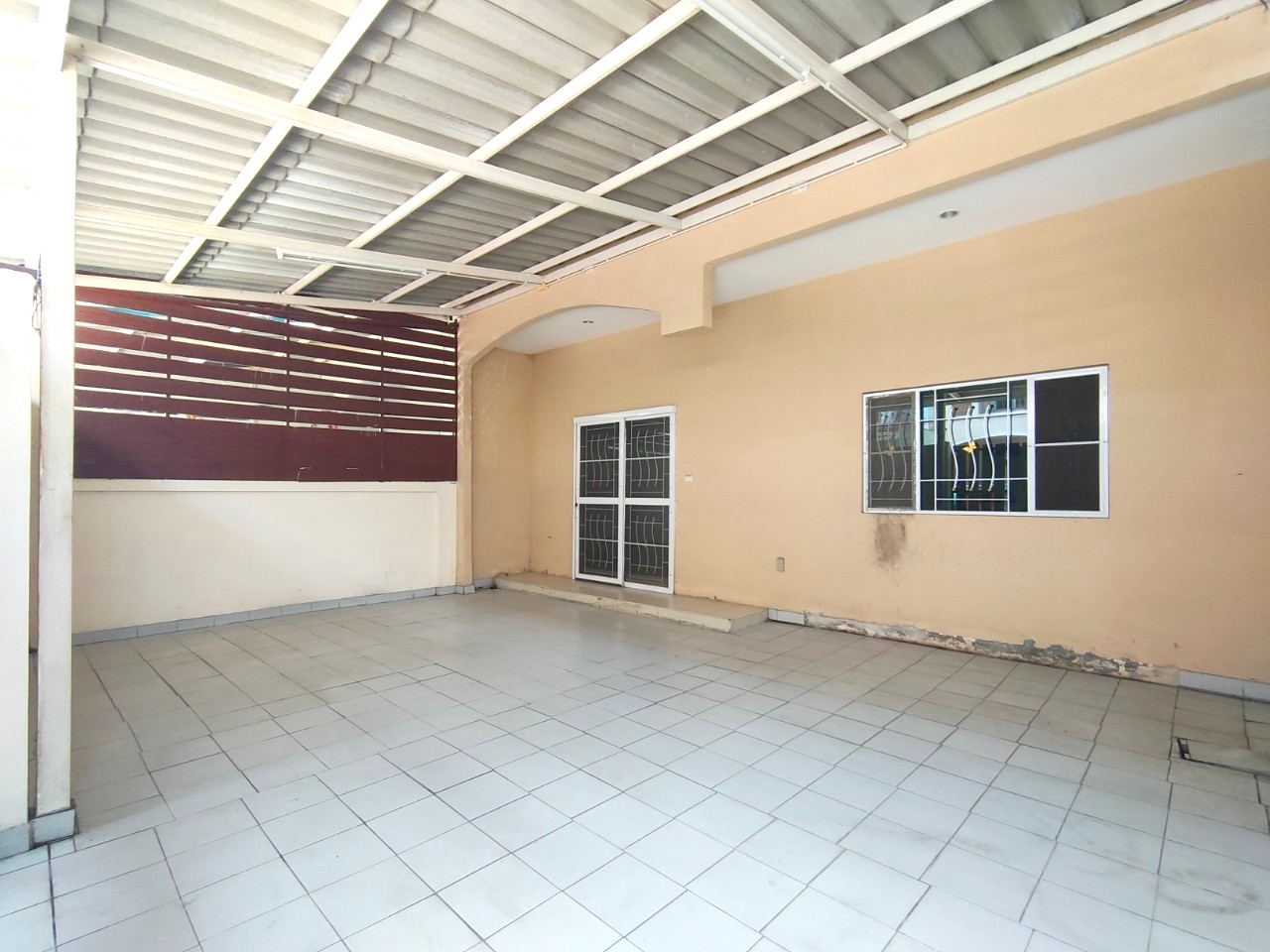 The Balcony Home Udomsuk Townhome