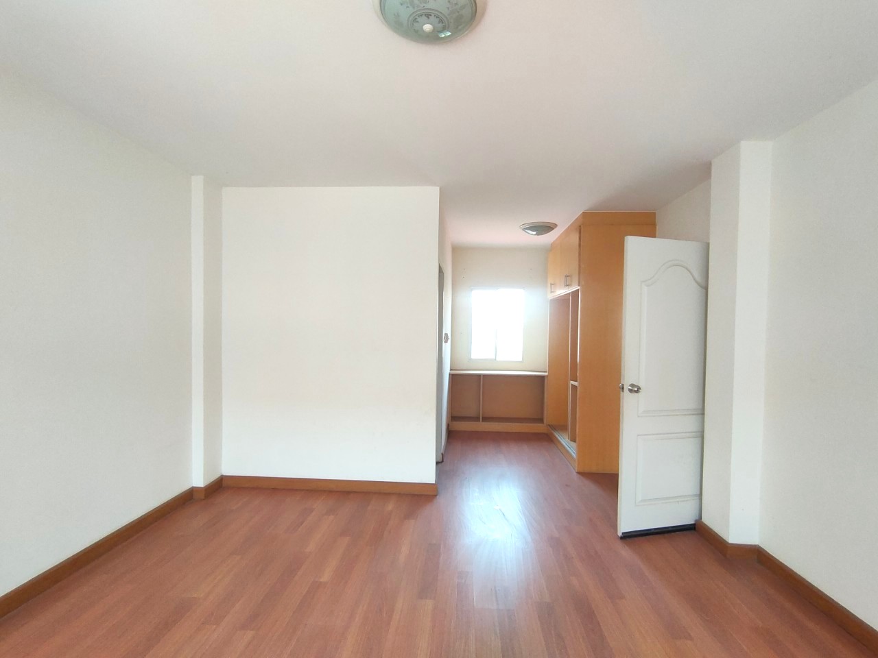 The Balcony Home Udomsuk Townhome