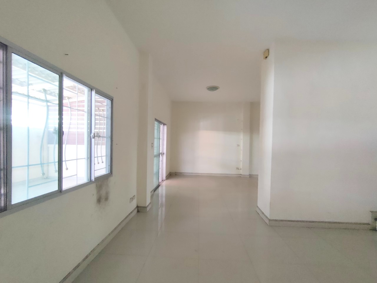 The Balcony Home Udomsuk Townhome