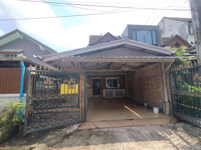 หมู่บ้านมโนรมย์ 4, Bangkok