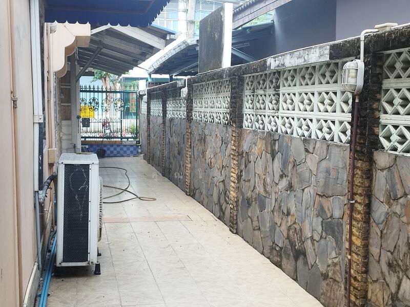 หมู่บ้านมโนรมย์ 4, Bangkok