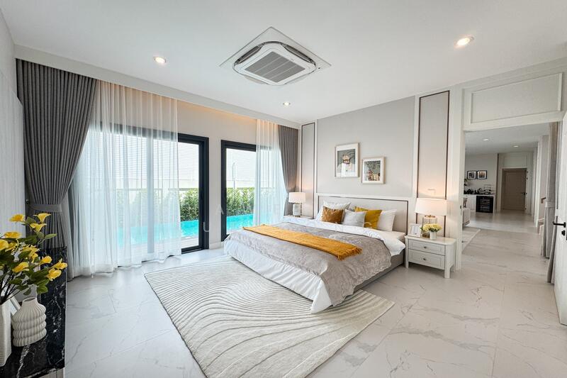 The Lavish, Chon Buri (Pattaya)
