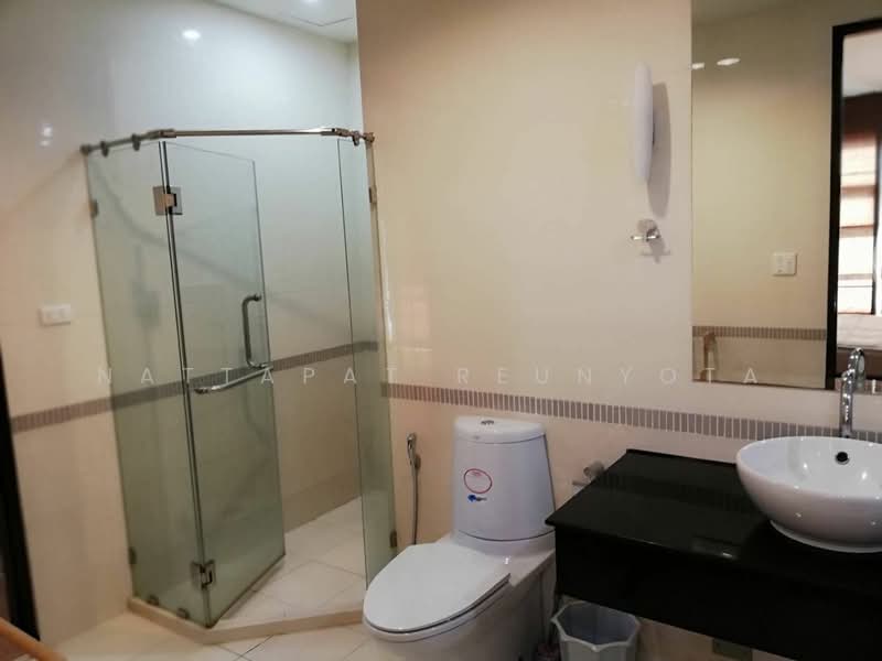 Baan Klang Krung Siam-Pathumwan, Bangkok