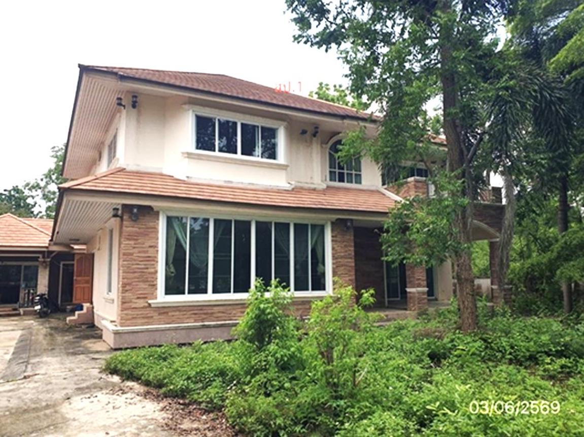 Single-Family Home in Lamphun Province, Lamphun