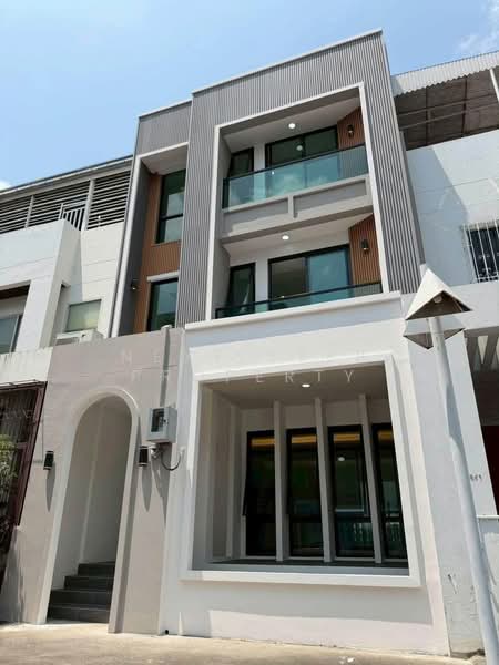 Prominent Place Sukhumvit 101, Bangkok